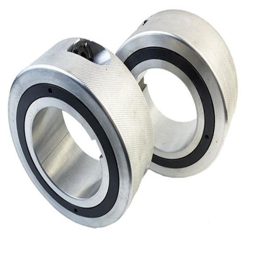 Đai ốc thủy lực mạ crom dùng cho dây chuyền xẻ cuộn thép, đã được kích hoạt bằng mỡ bôi trơn.
   