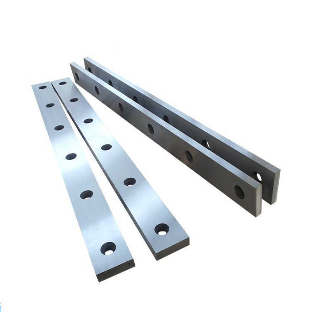 Lưỡi cắt thép carbon H13k dùng cho dây chuyền xẻ rãnh, dao máy công nghiệp.